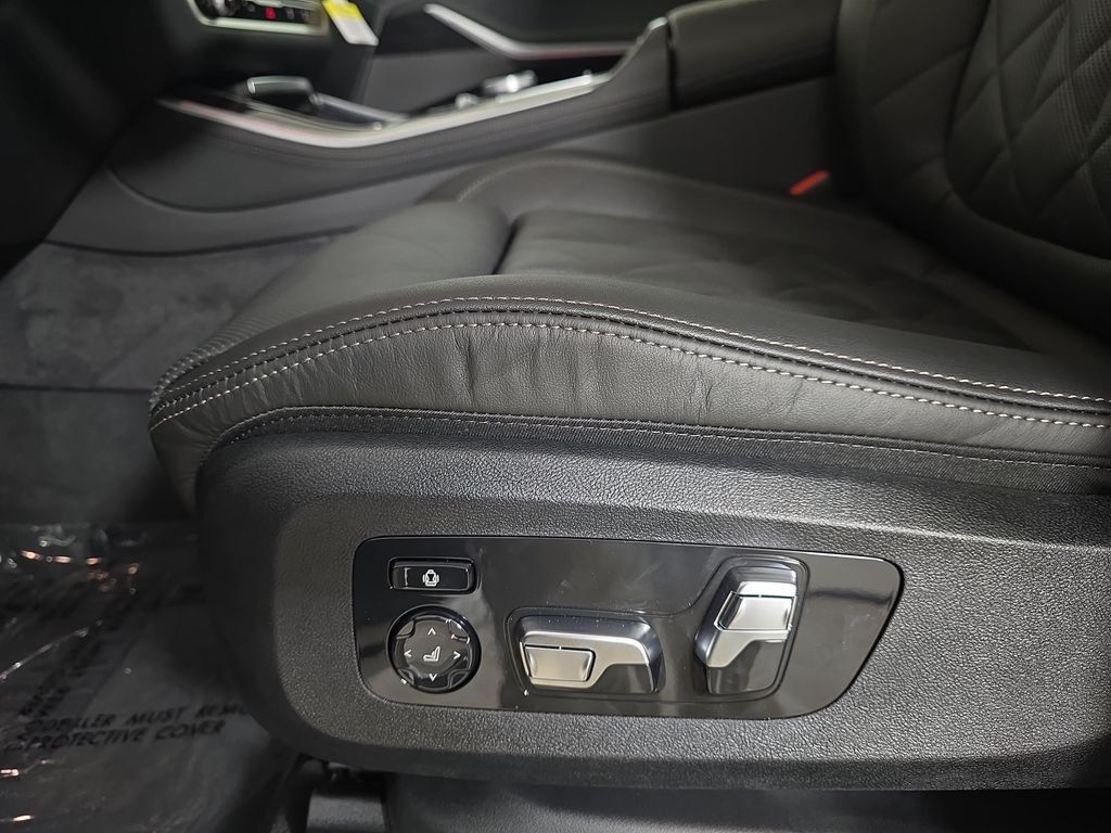 New 2026 Alpine White BMW xDrive50e image 29
