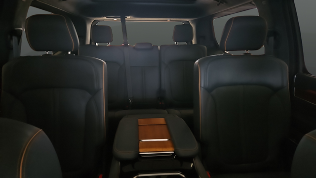 Used 2022 Diamond Black Crystal Pearlcoat Jeep Series II image 25