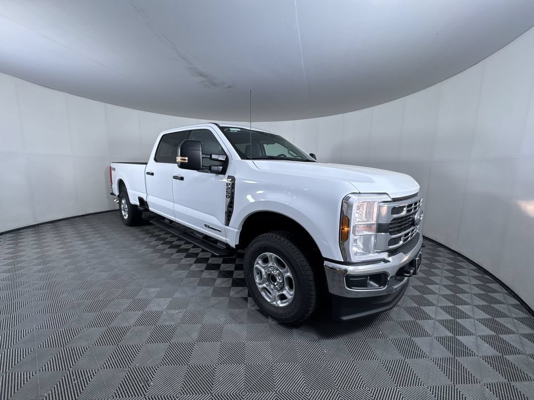 New 2026 Oxford White Ford XLT image 2