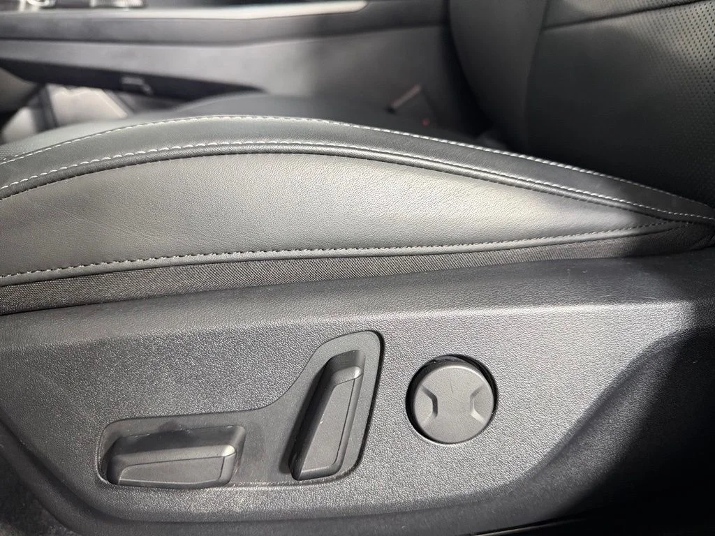 Used 2024 Steel Gray Kia Wind image 24