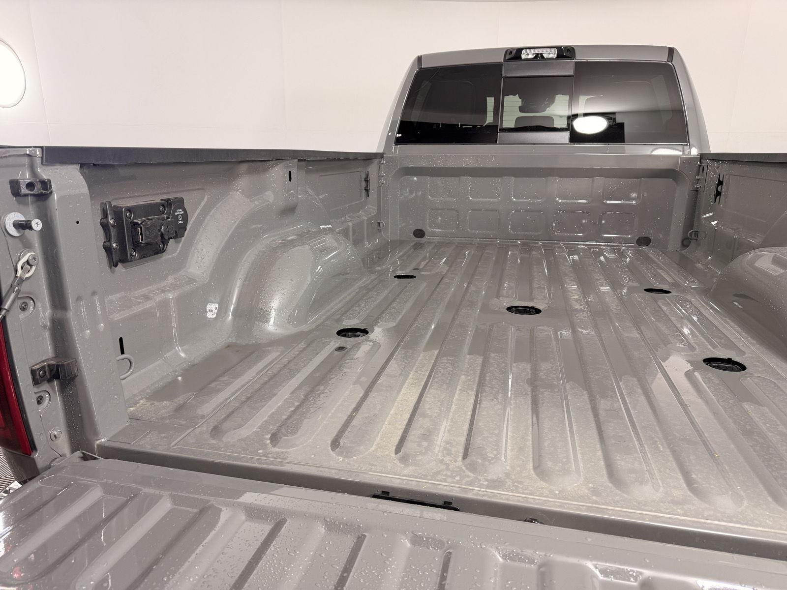 2026 RAM 3500 Laramie - Photo 7