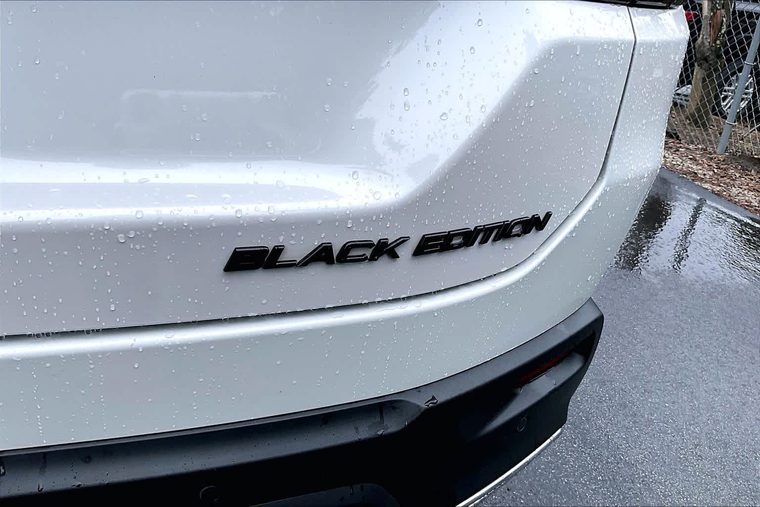 Used 2025 Platinum White Pearl Honda Black Edition image 10