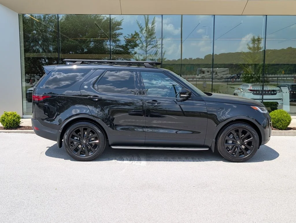 New 2026 Santorini Black Land Rover S image 8