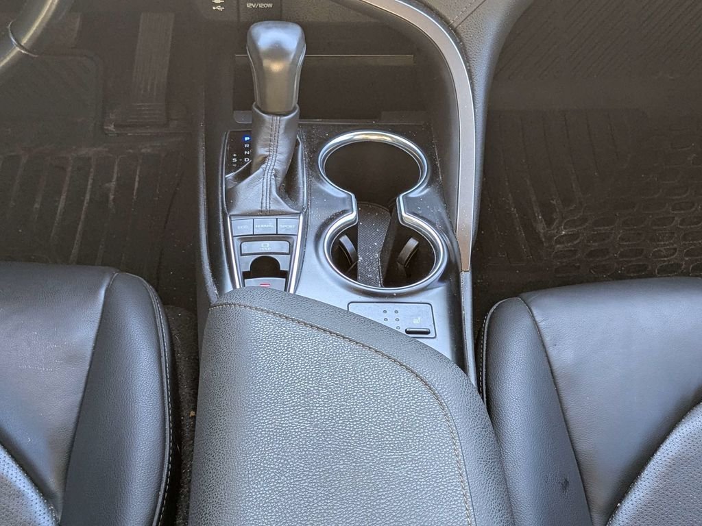 Used 2019 Blue Toyota XSE V6 image 17