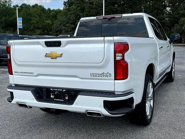 Used 2025 Beige Chevrolet High Country image 4