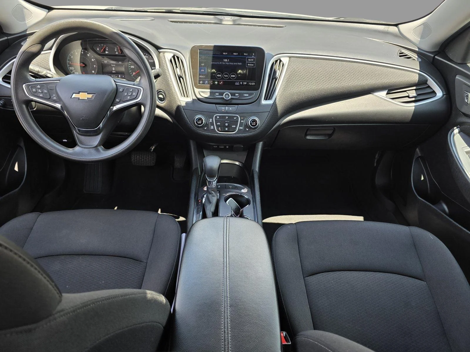 Used 2024 Summit White Chevrolet LT image 13