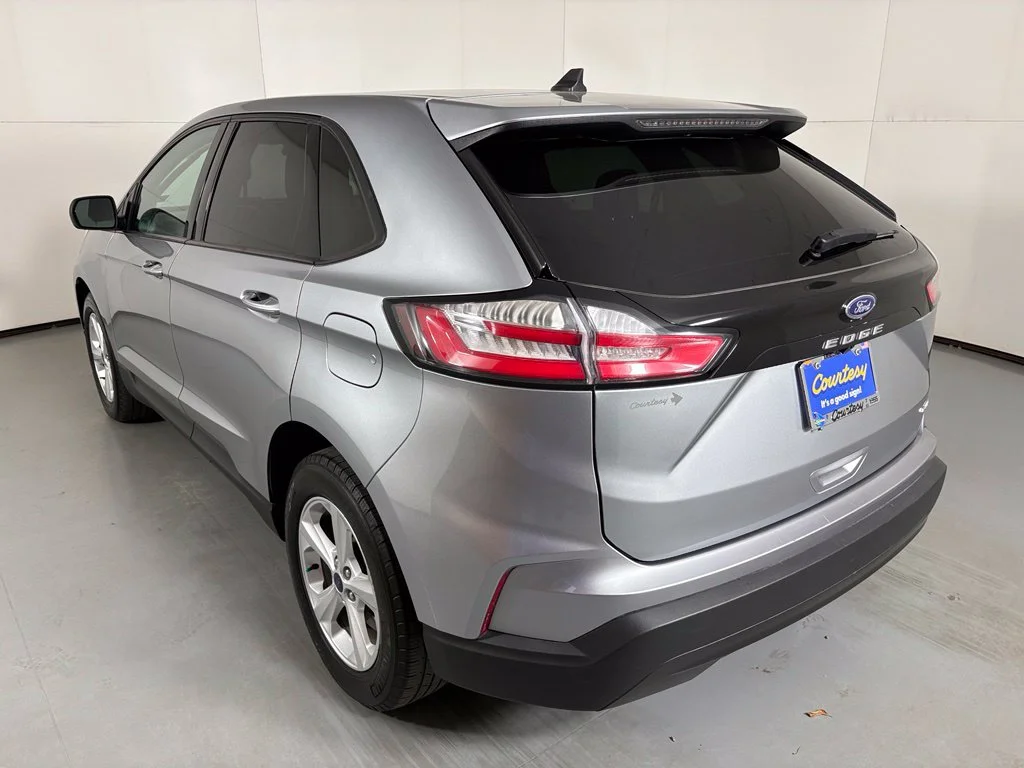 Used 2022 Silver Ford SE image 6