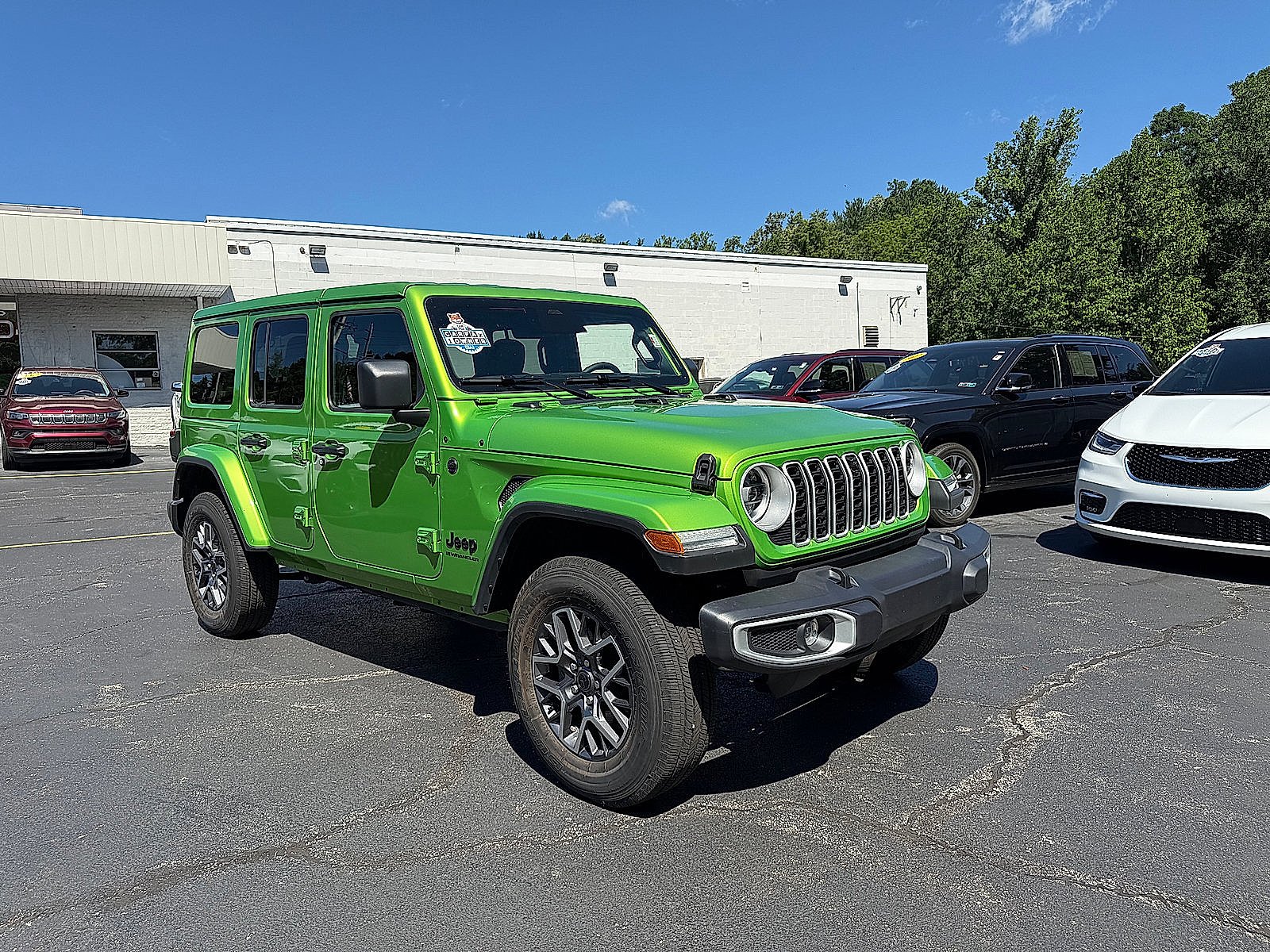 Used 2026 Mojito Clearcoat Jeep Sahara image 20