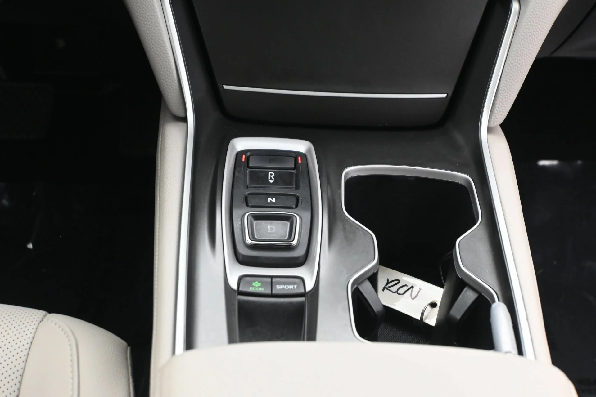 Used 2019 White Honda Touring 2.0T Auto image 19