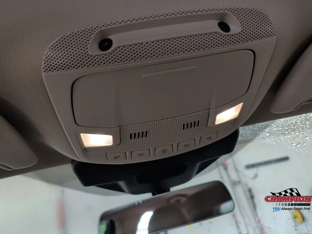Used 2019 Brown Lincoln Select image 25