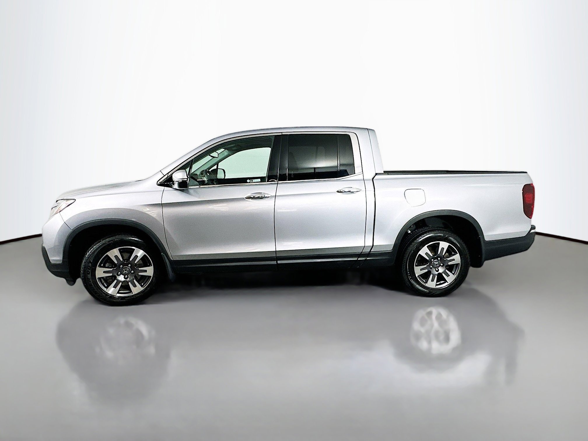 Used 2018 Lunar Silver Metallic Honda RTL-E image 4