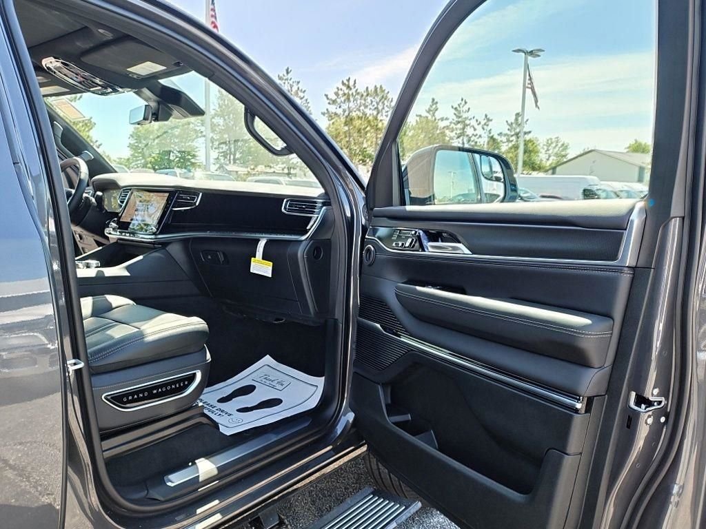 New 2026 Baltic Gray Metallic Clearcoat Jeep Summit Obsidian image 43