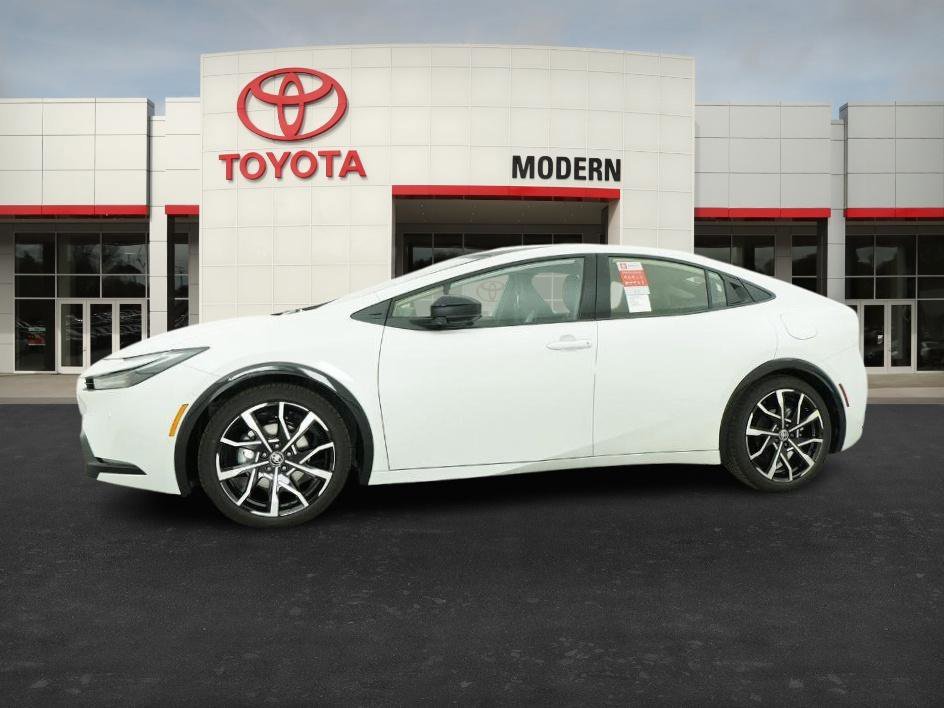 New 2026 Wind Chill Pearl Toyota XSE Premium image 7