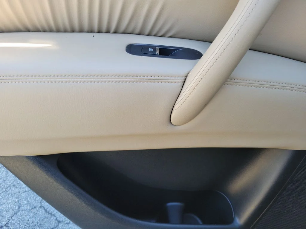 Used 2018 Black Nissan SL image 23