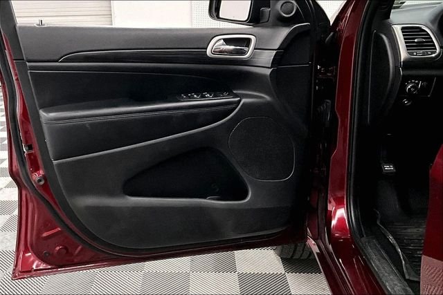 Used 2020 Velvet Red Pearlcoat Jeep Altitude image 21