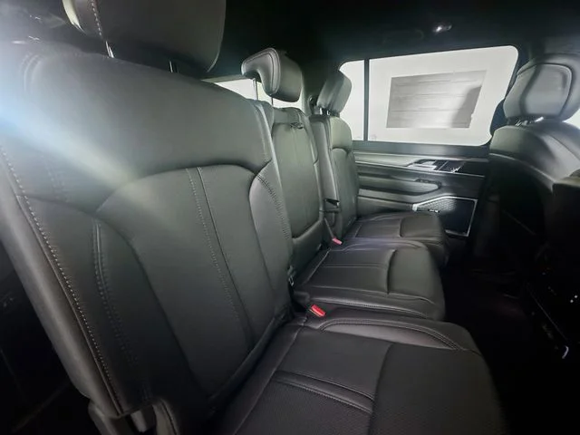 New 2026 Baltic-Gray Metallic Clear-Coat Exterior Paint Jeep Grand Wagoneer image 29