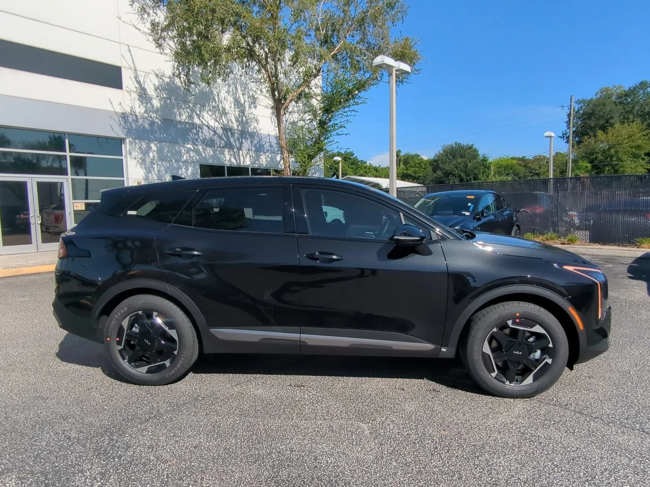 New 2027 Fusion Black Kia S image 9
