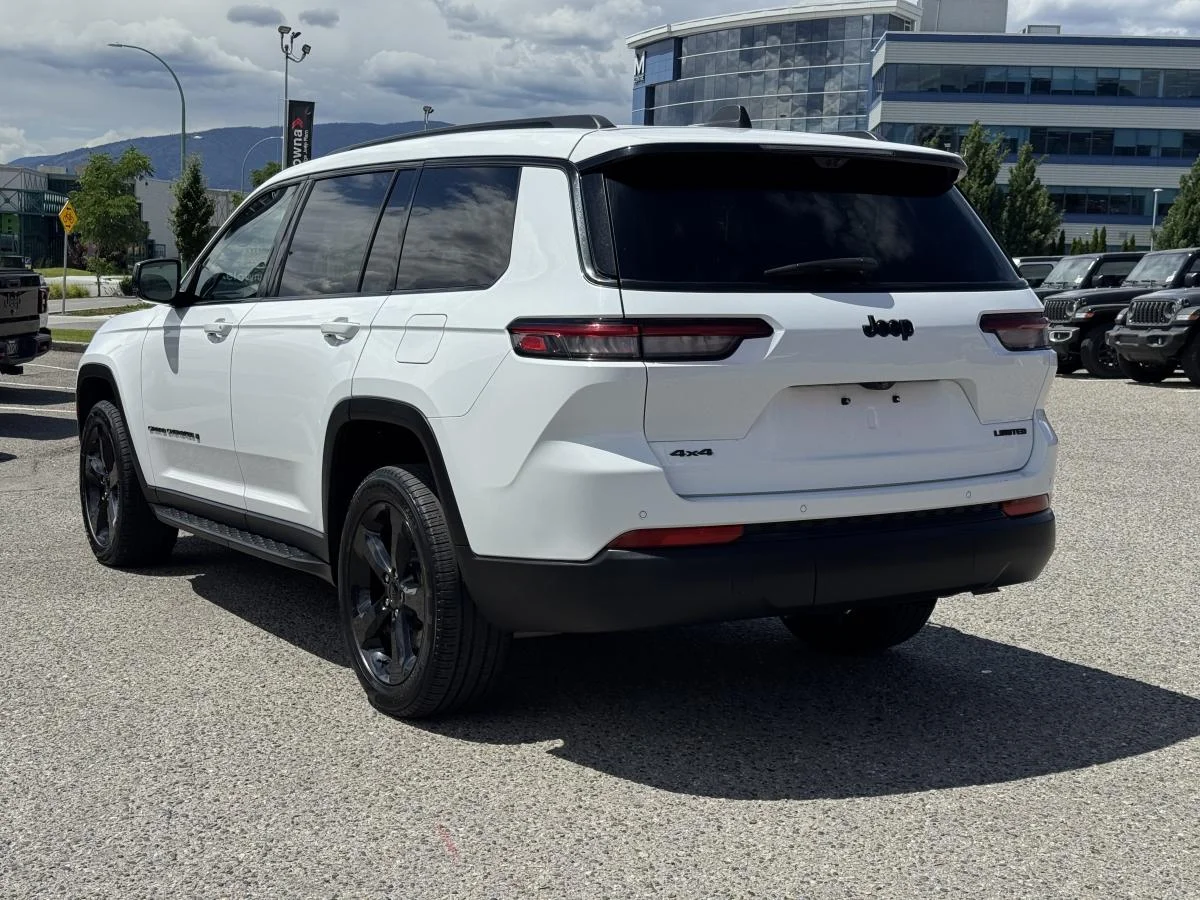 Used 2024 White Jeep Limited image 8