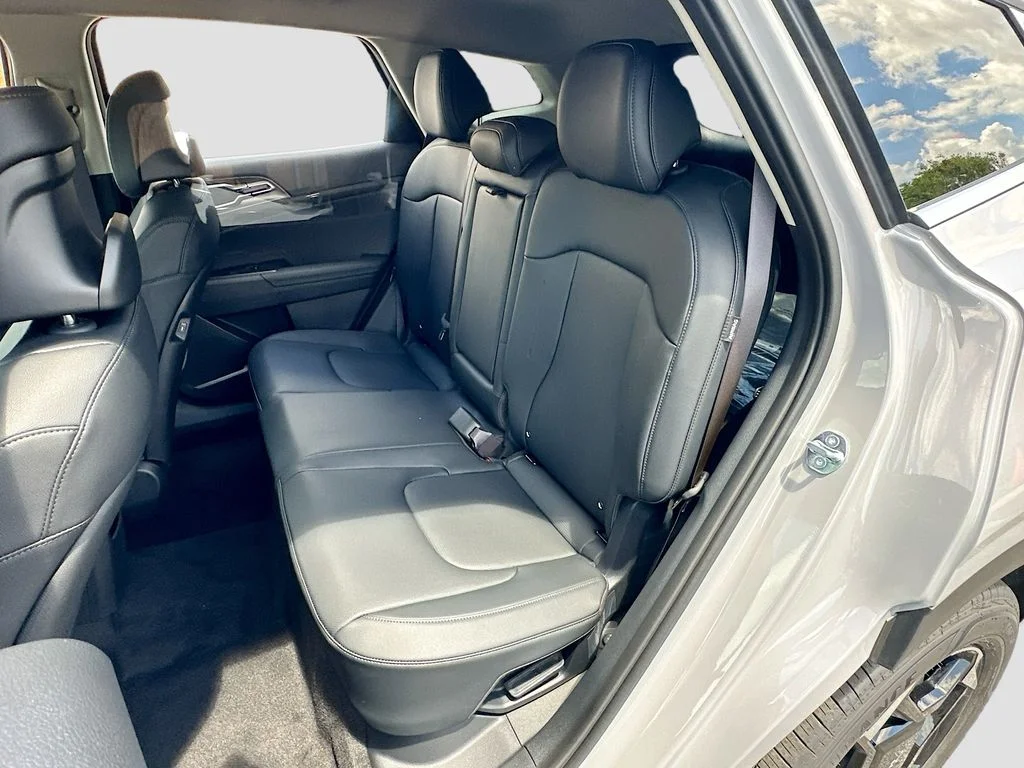New 2026 Wolf Gray Kia EX image 23