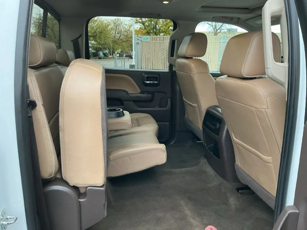 Used 2017 WHITE FROST TRICOAT GMC Denali image 33
