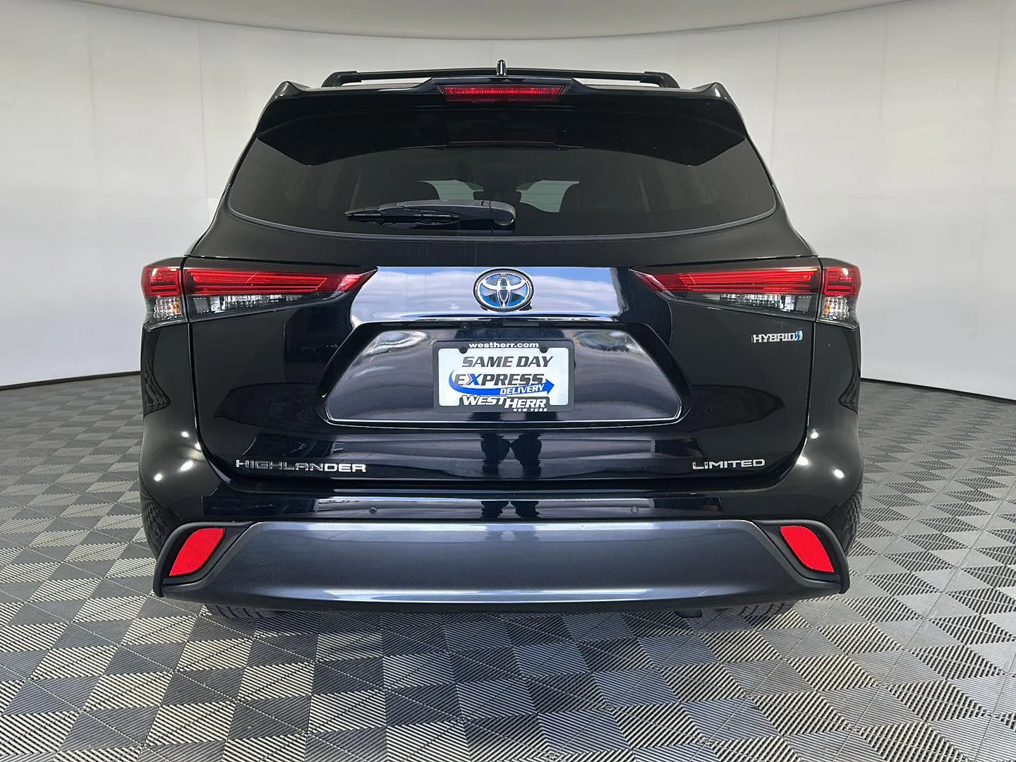 Used 2022 Midnight Black Metallic Toyota Limited image 6