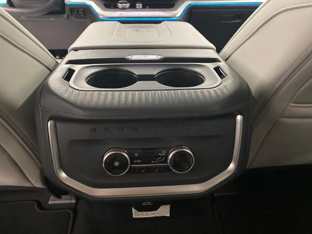 New 2027 Star White Metallic Tri-Coat Ford MAX Platinum image 43