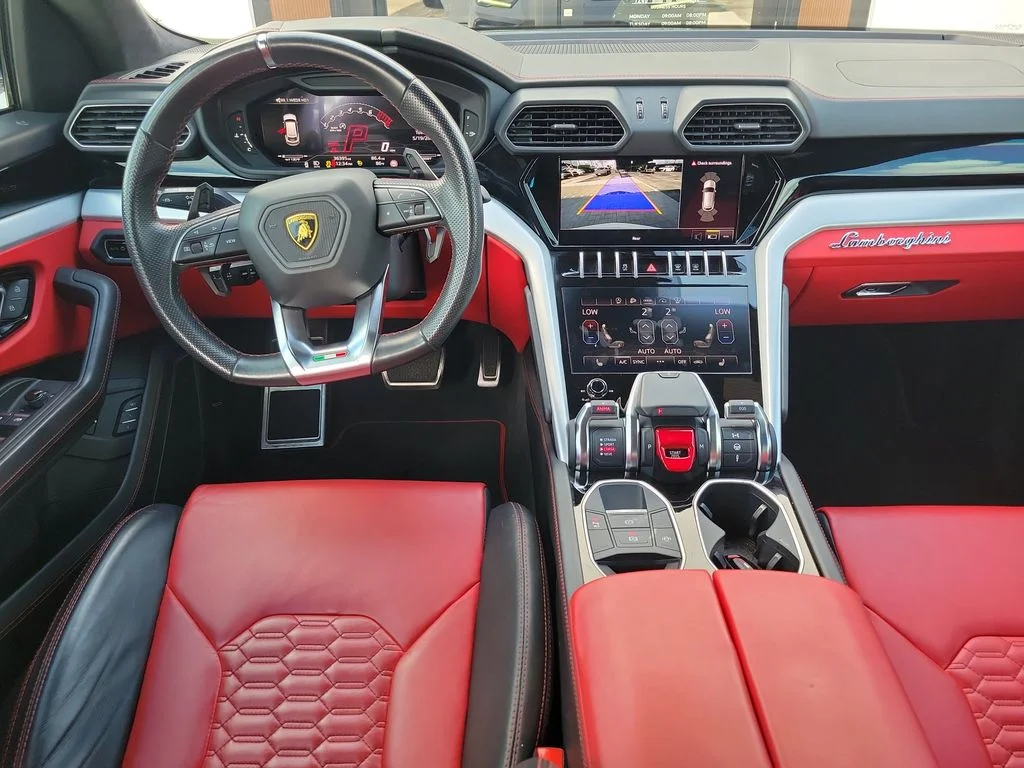 Used 2022 White Lamborghini Base image 16