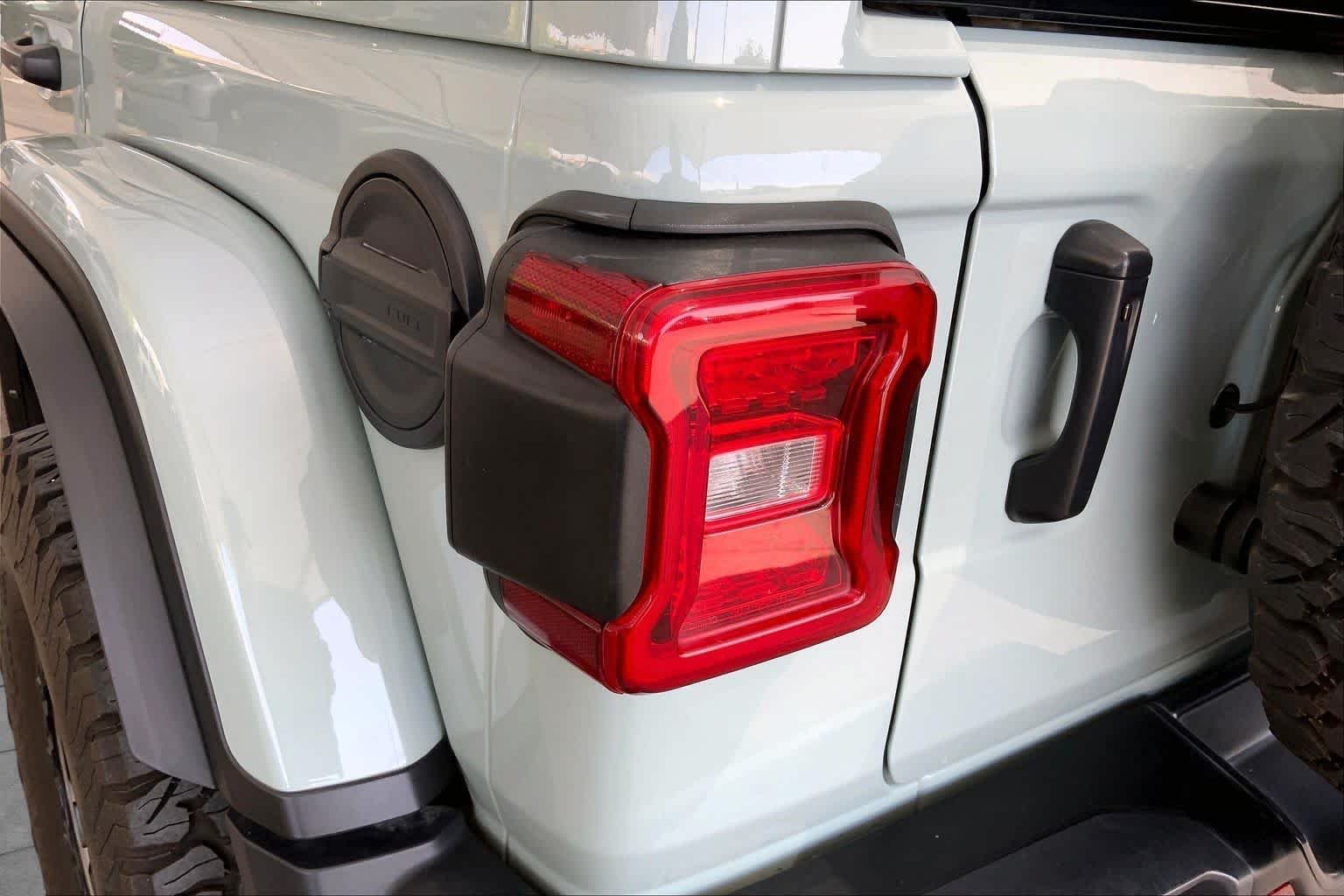 Used 2024 Earl Clearcoat Jeep Rubicon X image 29