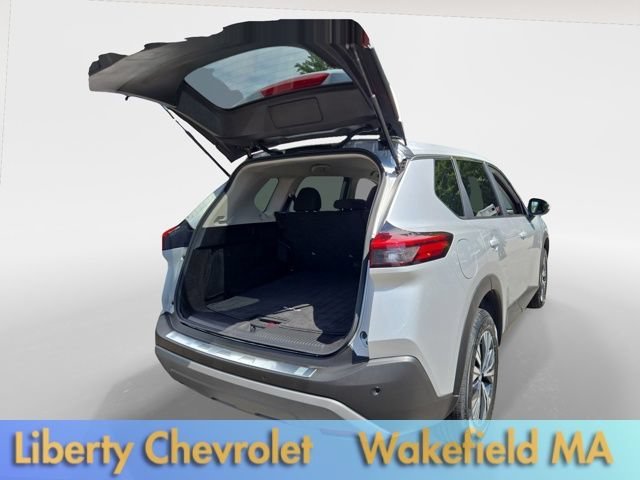 Used 2023 Brilliant Silver Nissan SV image 21
