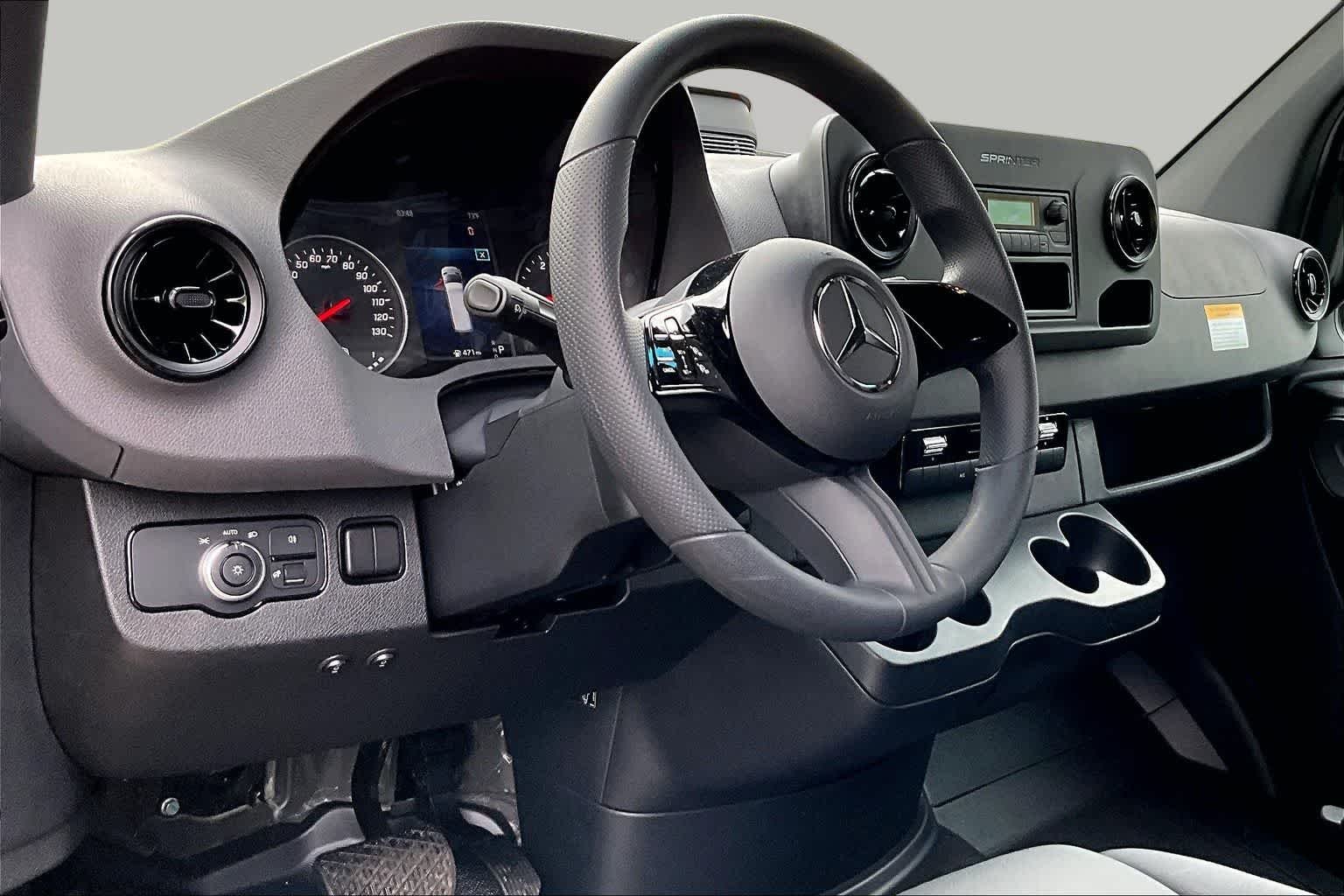 2025 Mercedes-Benz Sprinter Cargo Van Base - Photo 10