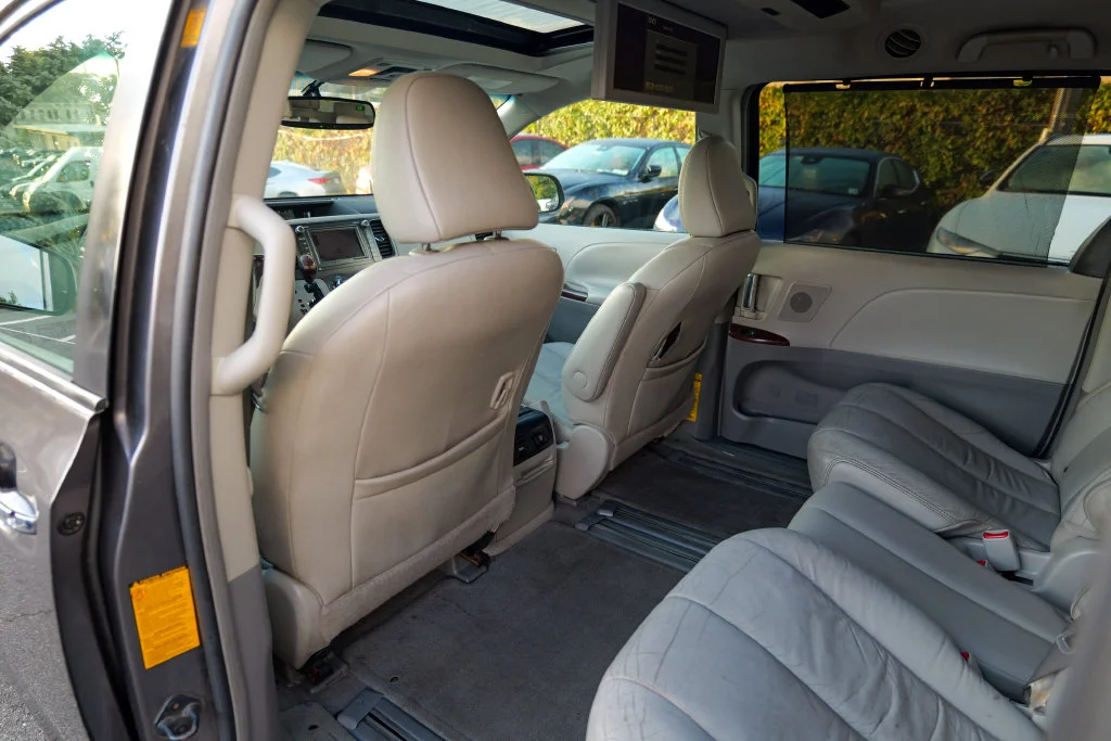 Used 2011 Predawn Gray Mica Toyota XLE image 21