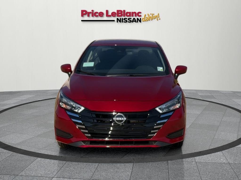 2025 Nissan Versa 1.6 SV photo 2