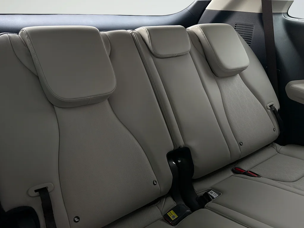 New 2026 Snow White Pearl Kia SX image 11