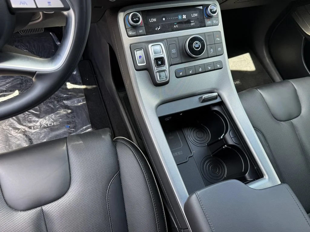 Used 2025  Hyundai Calligraphy image 27