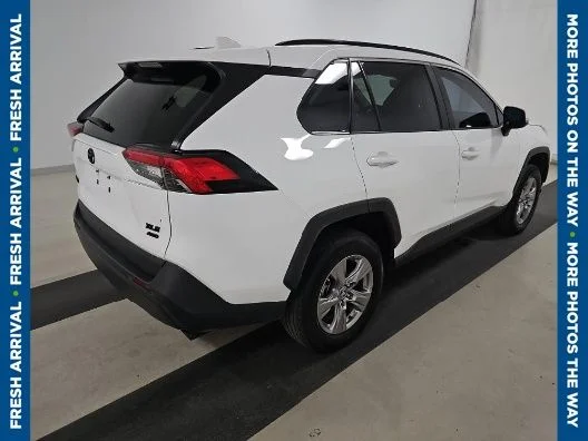 Used 2025 White Toyota XLE image 2