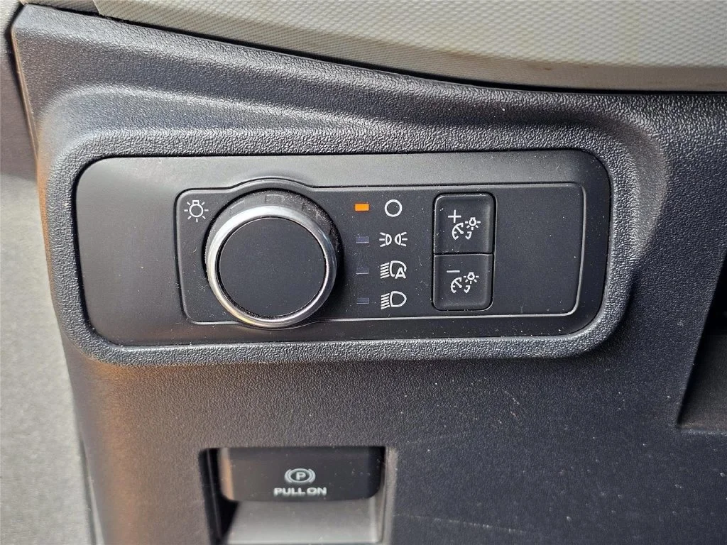 Used 2021 Cyber Orange Met Ford Base image 18