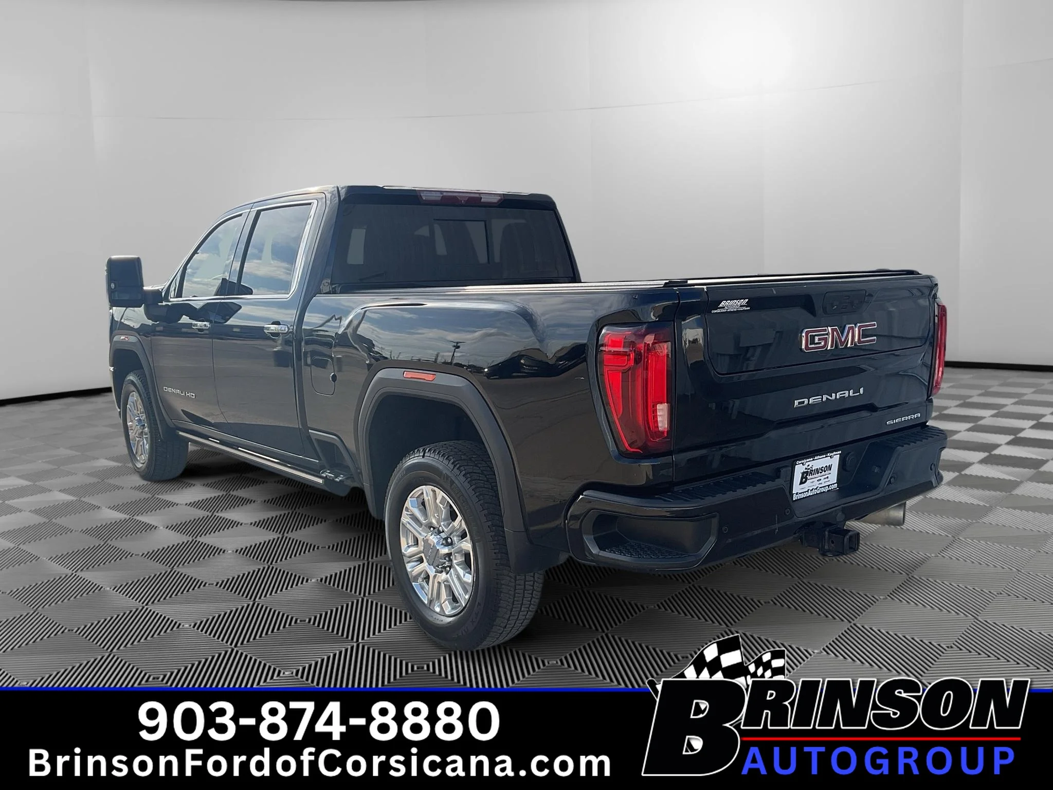 Used 2022 Onyx Black GMC Denali image 5