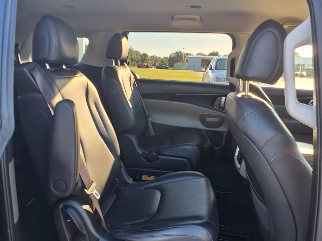 Used 2025 Gray Kia LXS image 22