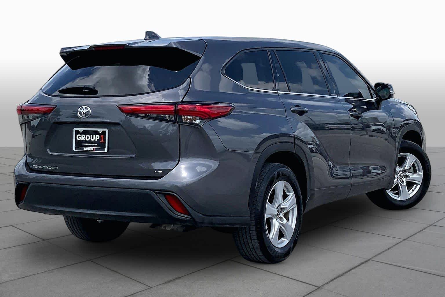Used 2021 Magnetic Gray Metallic Toyota LE image 13