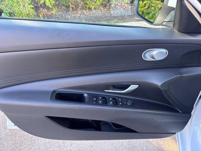 New 2026 Serenity White Hyundai SE image 44