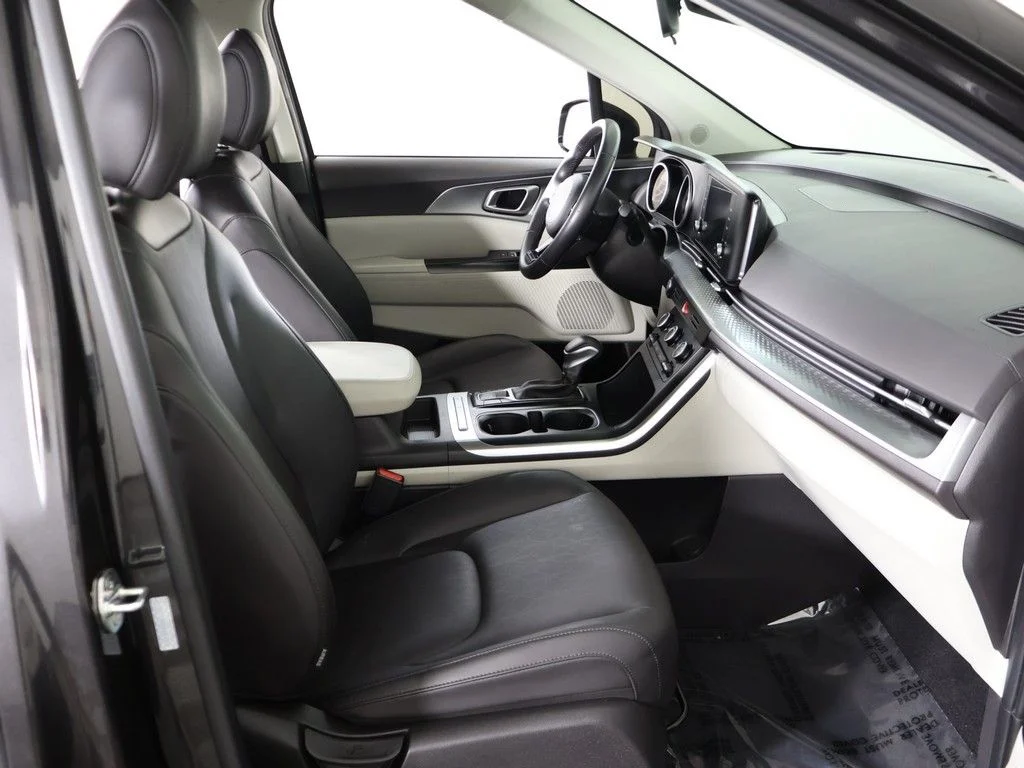Used 2024 Gray Kia LX Seat Package image 28