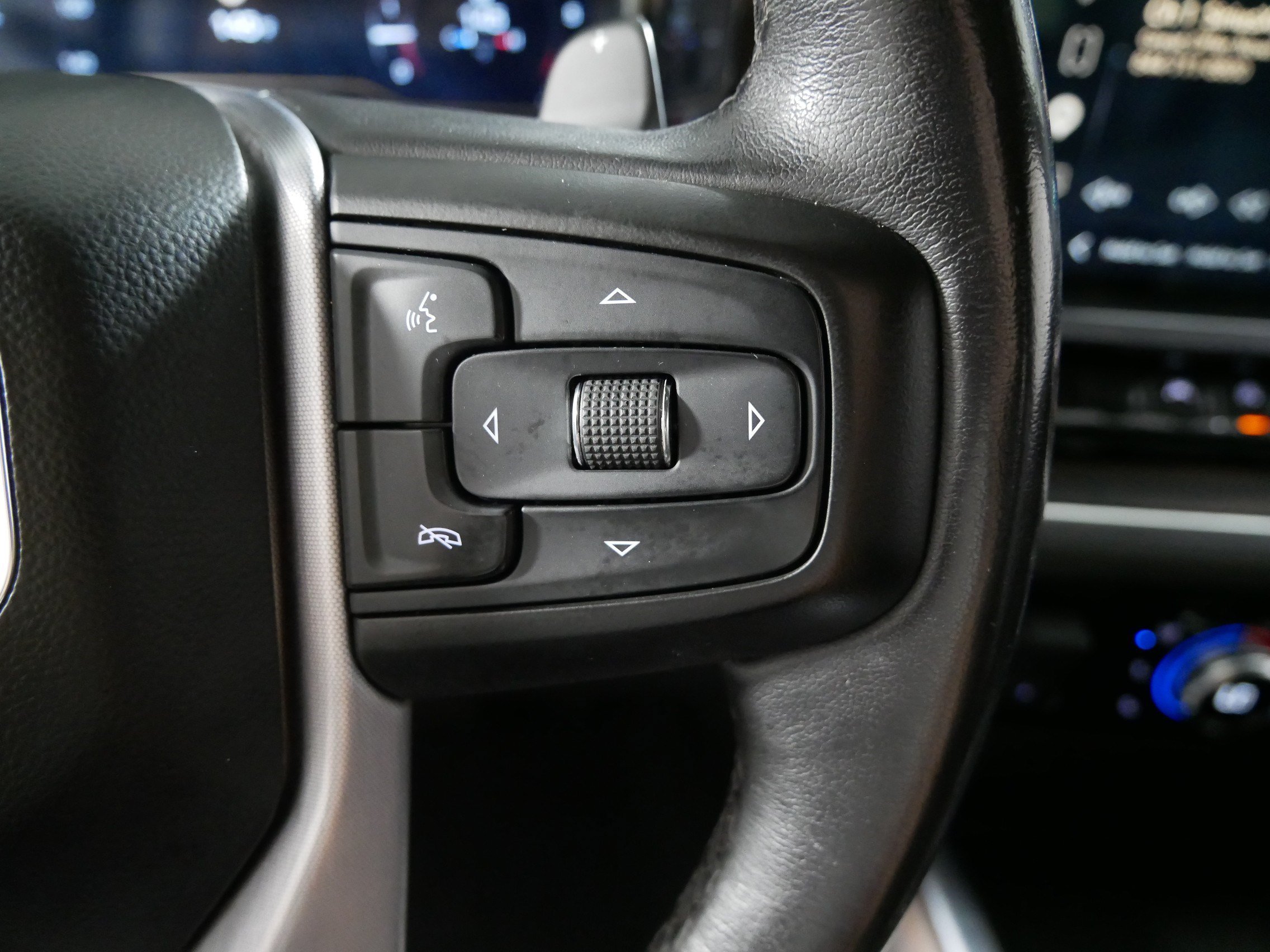 Used 2023 Titanium Rush Metallic GMC SLT image 28