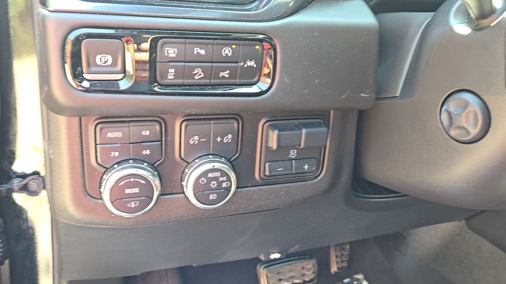 Used 2025 Black GMC AT4 Ultimate image 10