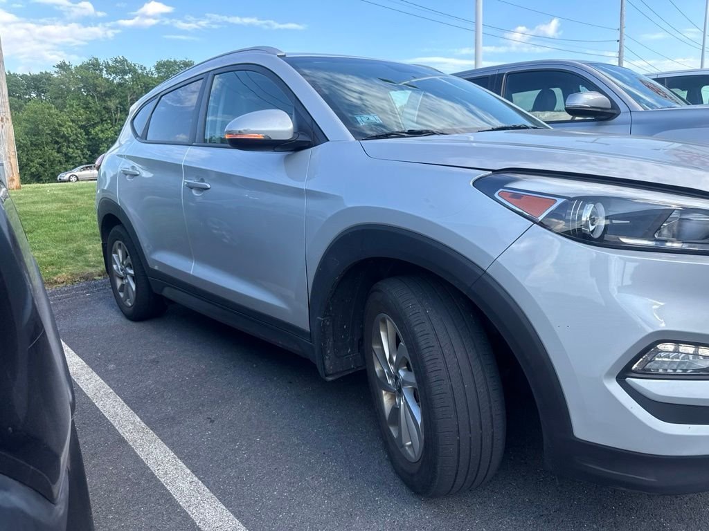 Used 2016 Silver Hyundai Eco image 18