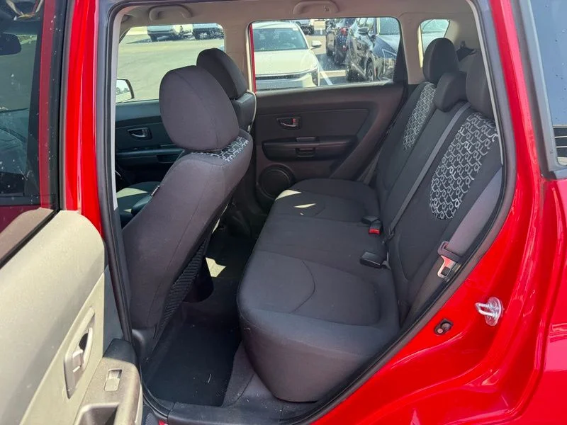 Used 2011 Red Kia Plus image 10