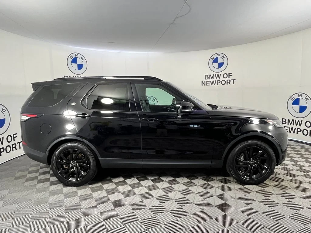 Used 2018 Black Land Rover SE image 10