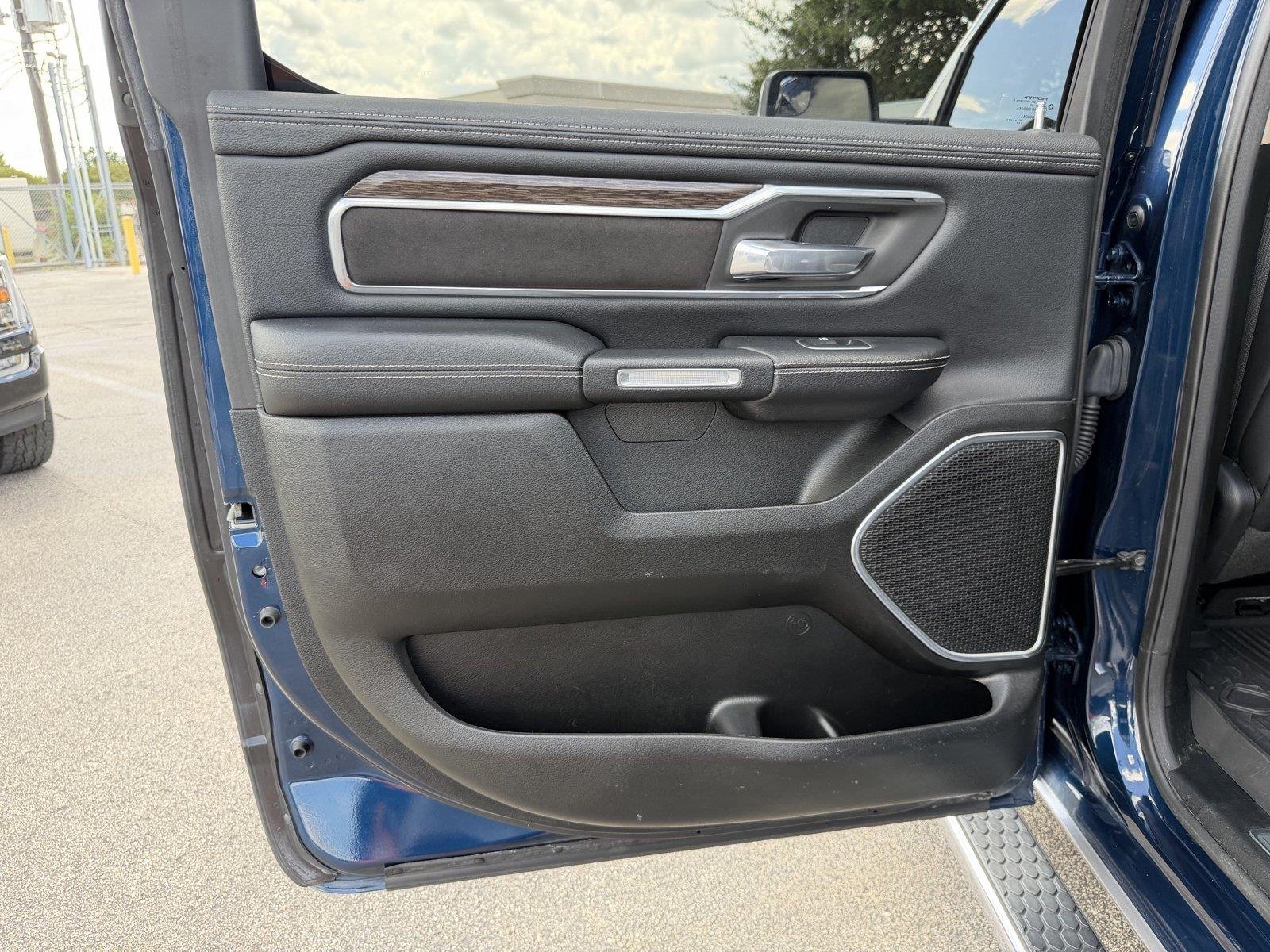 Used 2020 Patriot Blue Pearlcoat Ram Laramie image 17