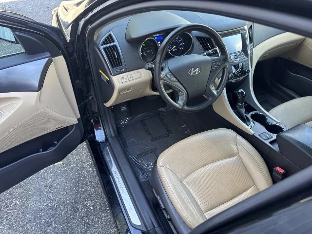 Used 2013 Black Hyundai Limited image 15