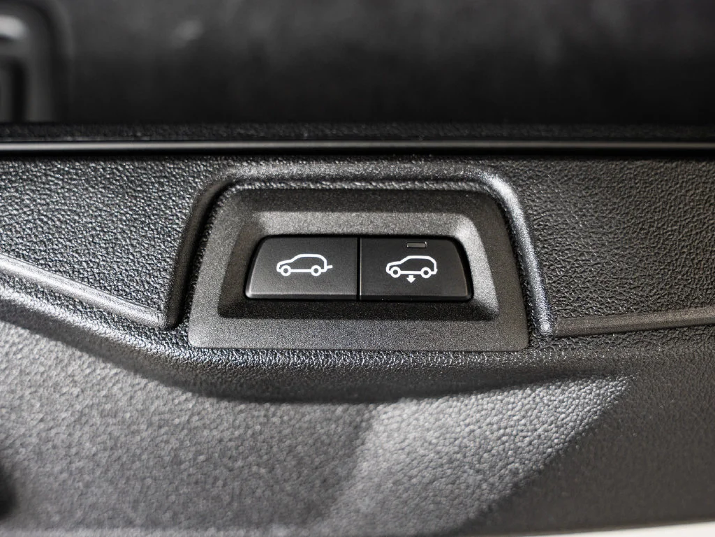 New 2027 White Metallic BMW xDrive40i image 23