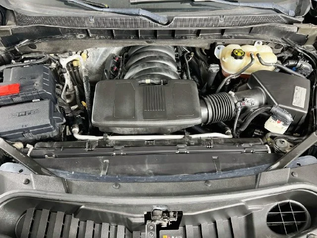 Used 2021 Gray Chevrolet Z71 image 30